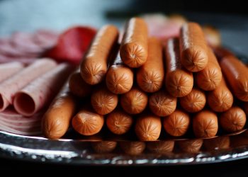 carne cancer - sfatulparintilor.ro - pixabay_com - sausage-2127682_1920