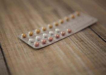 pilule contraceptive - sfatulparintilor.ro - pixabay_com - pills-1354782_1920
