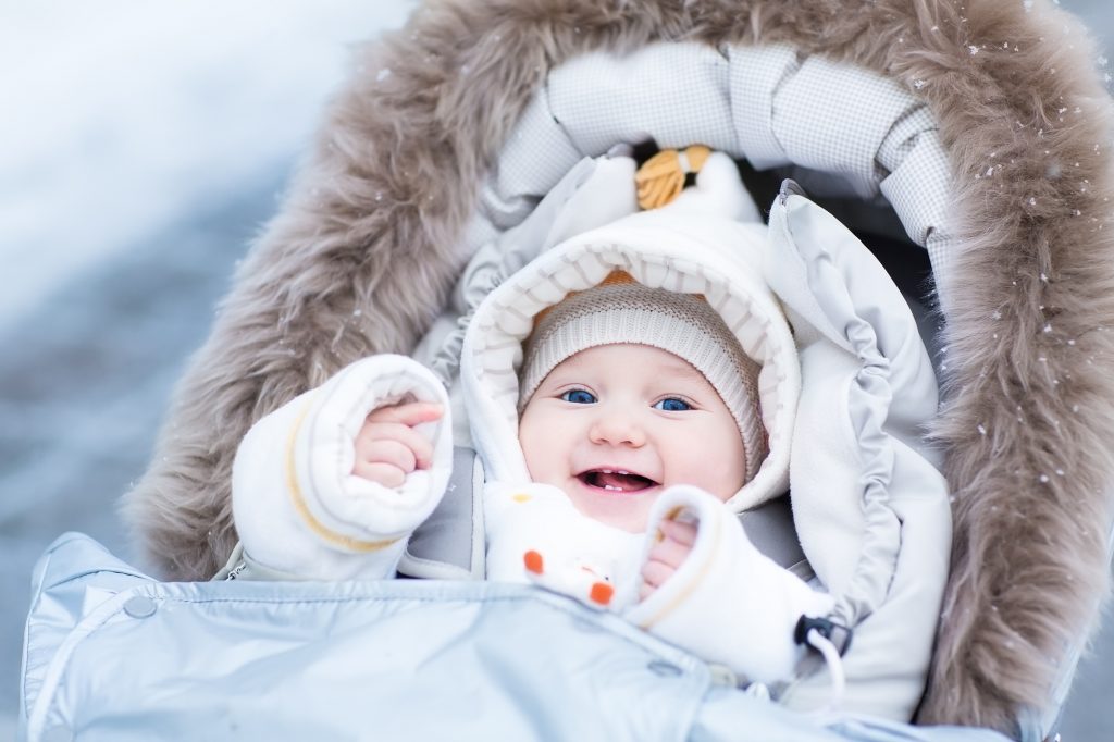 sfaturi sa imbraci bebelusul iarna