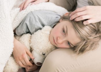Perioada de recuperare după o viroză respiratorie se poate dovedi dificilă, în special pentru copiii de vârstă mică.