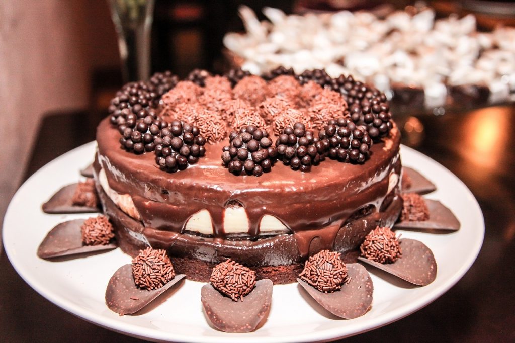 tort de ciocolata - sfatulparintilor.ro - pixabay-com - chocolate-cake-1285954_1280