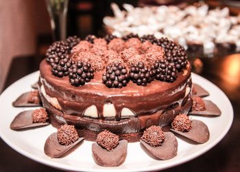 tort de ciocolata - sfatulparintilor.ro - pixabay-com - chocolate-cake-1285954_1280