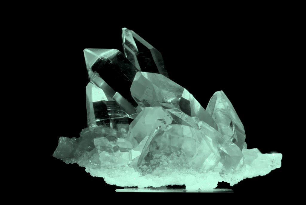 Puterea cristalelor - sfatulparintilor.ro - pixabay_com - rock-crystal-3128821
