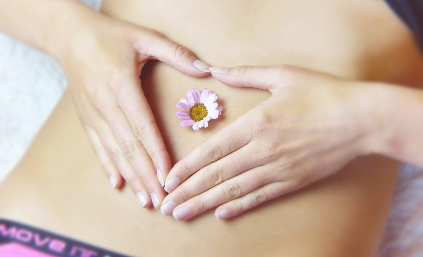 cum sa intarzii venirea menstruatiei - sfatulparintilor.ro - pixabay_com - belly-3186730