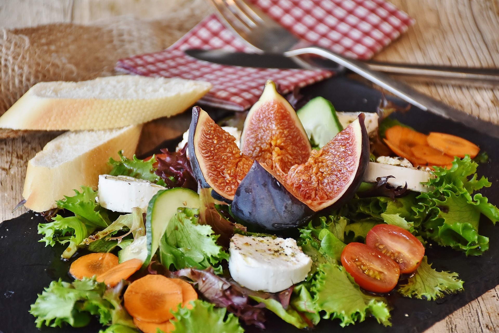 retete rapide - sfatulparintilor.ro - pixabay_com - salad-1672505_1920