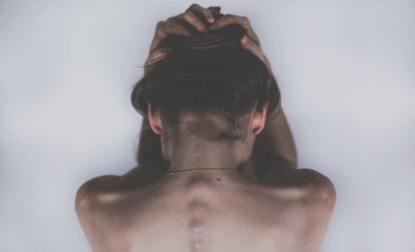exercitii pentru durerile de spate - sfatulparintilor.ro - pixabay_com - woman-2609115_1920