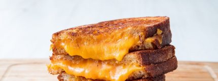 mancare rapida - branza la grill - grilled-cheese-horizontal-jpg-1522266016