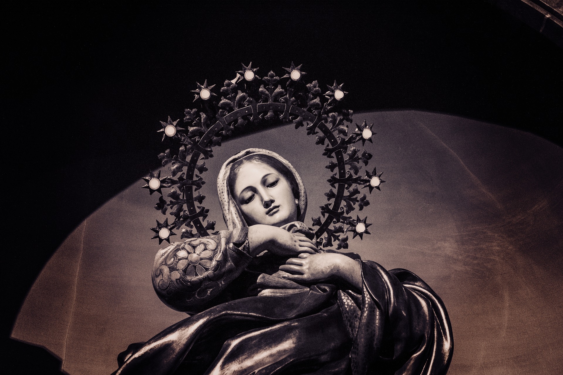 Ce nume se sarbatoresc de Sfanta Maria - sfatulparintilor.ro - pixabay_com - virgin-mary-1907194_1920