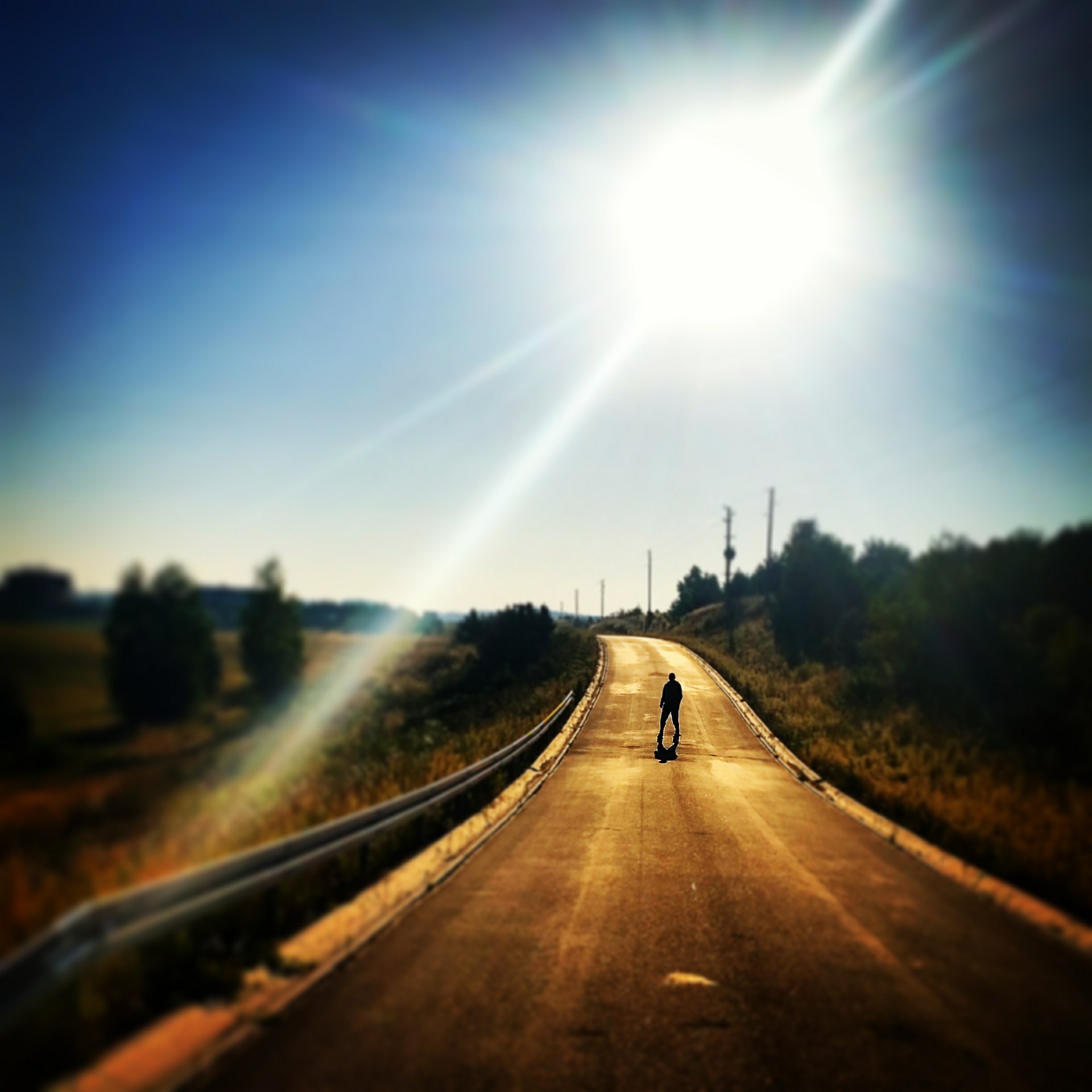 CALEA GRESITA-sfatulparintilor.ro-pixabay.com-the-sun-470317_1920