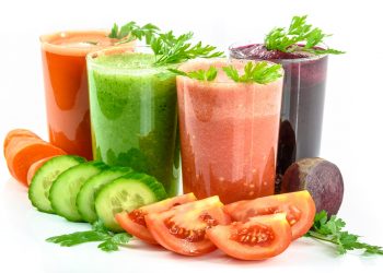 cocktail-uri care tin cancerul departe - sfatulparintilor.ro - pixabay_com - vegetable-juices-1725835_1920