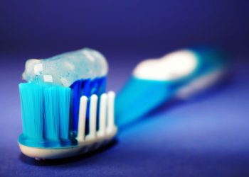 pastă de dinți - sfatulparintilor.ro - pixabay_com - toothbrush-2589480_1920