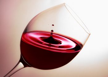 vin rosu - sfatulparintilor.ro - pixabay_com - glass-3077869_1920