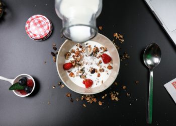 Dieta cu iaurt - sfatulparintilor.ro - pixabay_com - berry-breakfast-4336049_1920
