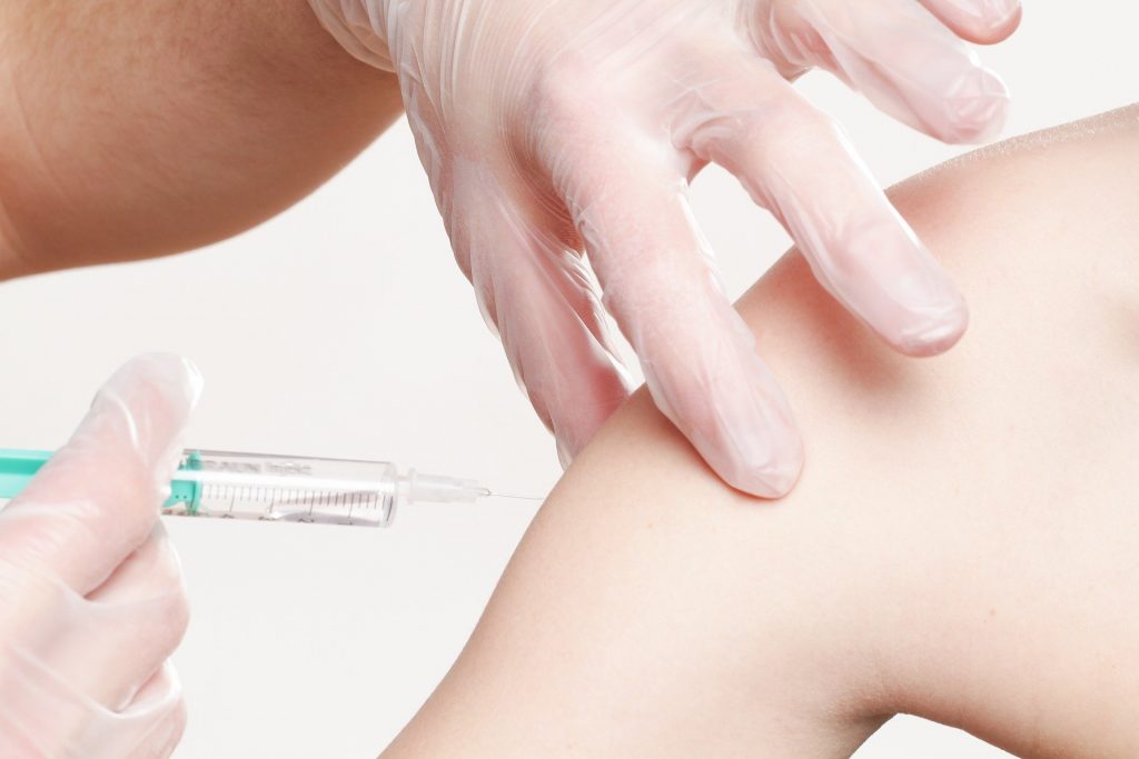 Ce nu trebuie sa faci dupa vaccin - sfatulparintilor.ro - pixabay_com - vaccination-2722937_1920