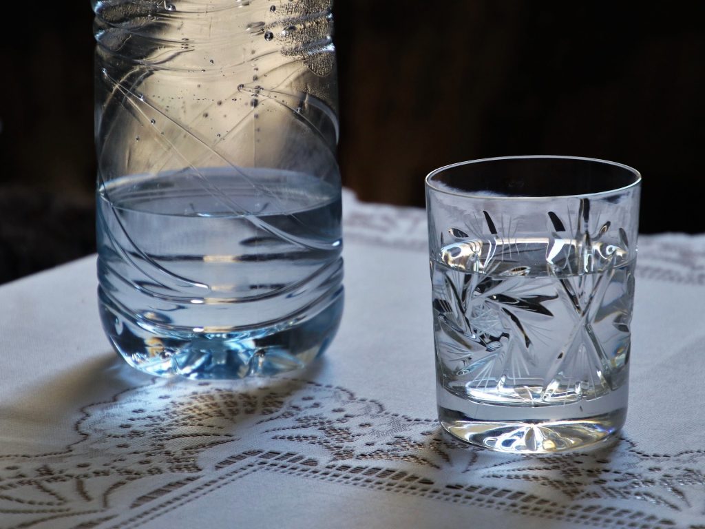 De ce nu trebuie sa bem apa dupa masa - sfatulparintilor.ro - pixabay_com - desire-3526366_1920