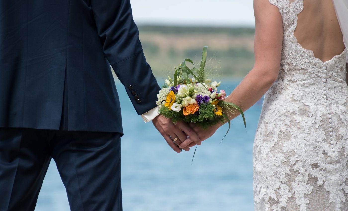 De ce nu trebuie sa vada mirele rochia miresei - sfatulparintilor.ro - pixabay_com - wedding-5462790_1920