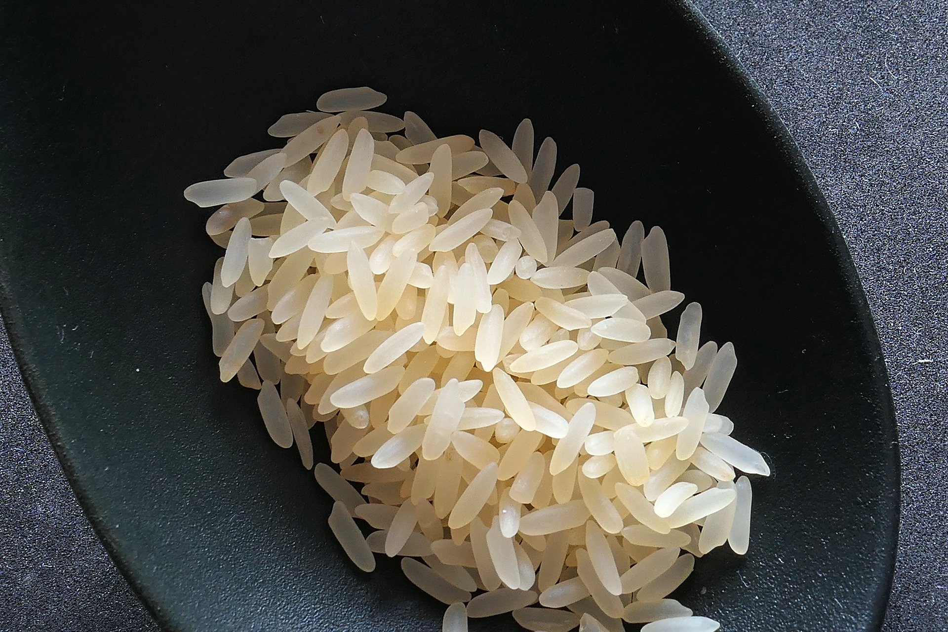 Consumul de orez crud te îngrașă ?