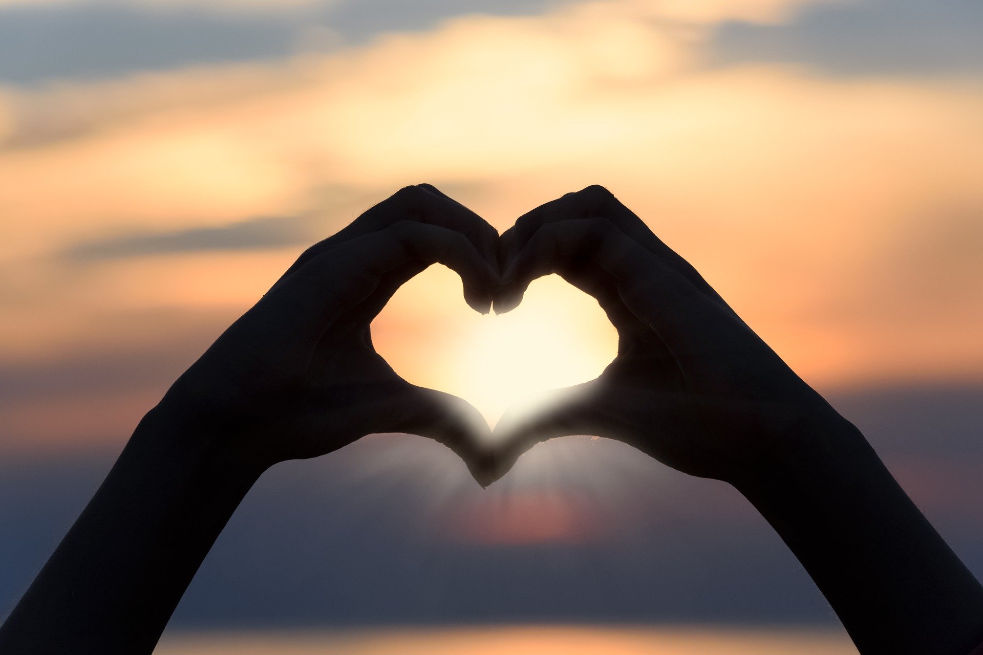 limbaje de iubire - sfatulparintilor.ro - pixabay_com -heart-3147976_1920