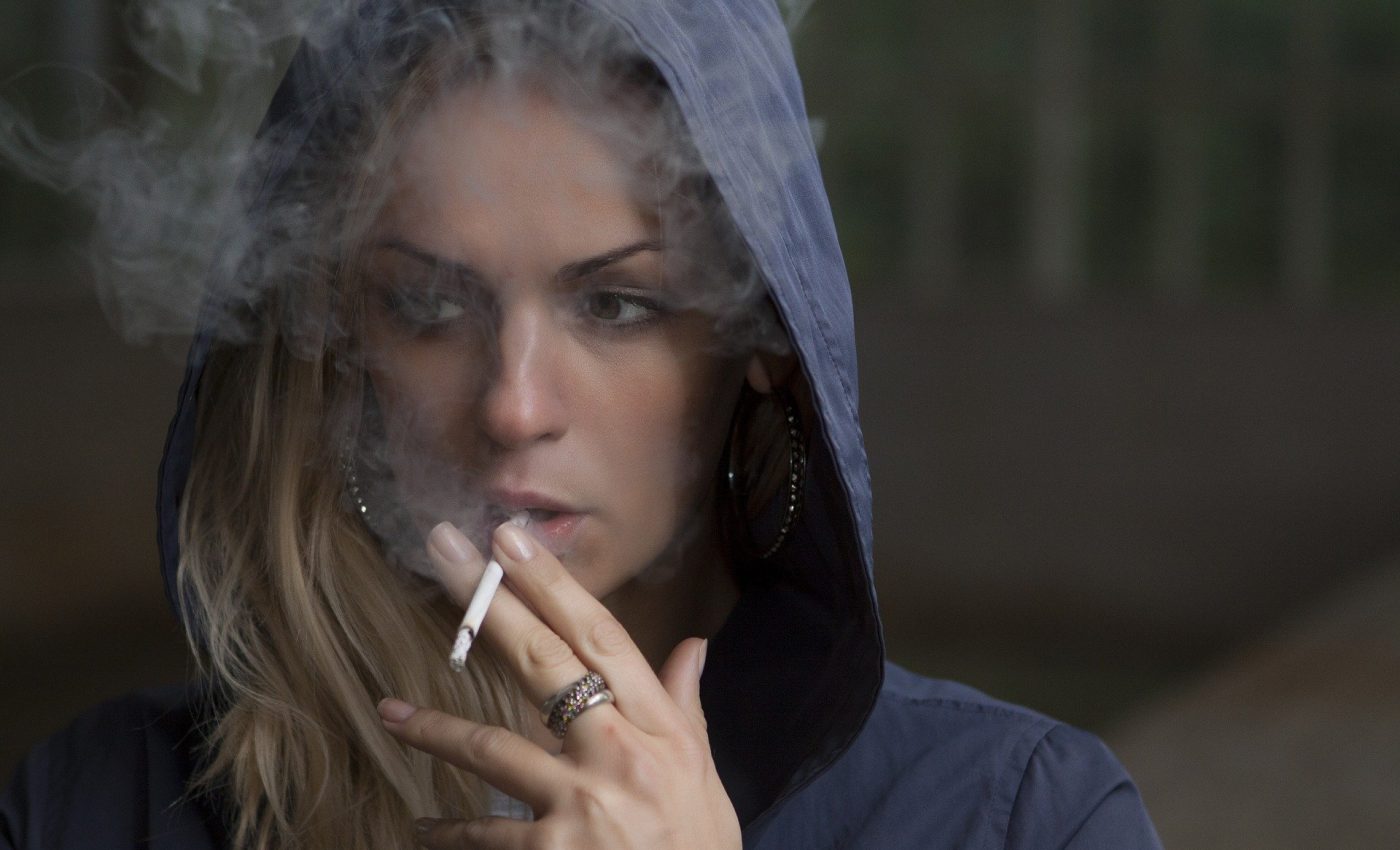 Beneficiile renuntarii la fumat- sfatulparintilor.ro - pixabay_com - woman-918616_1920