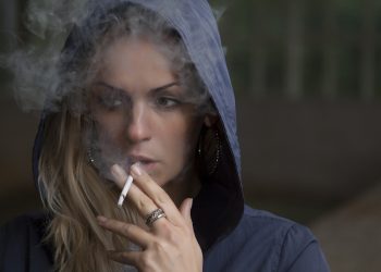 Beneficiile renuntarii la fumat- sfatulparintilor.ro - pixabay_com - woman-918616_1920