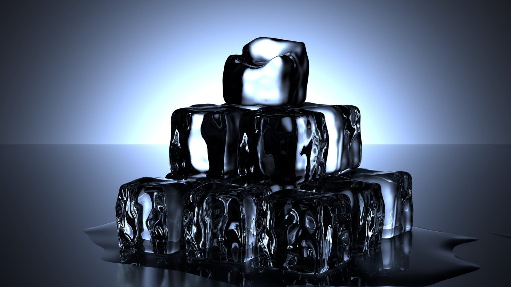 Dieta cu gheata - sfatulparintilor.ro - pixabay_com - ice-cubes-1224804_1920