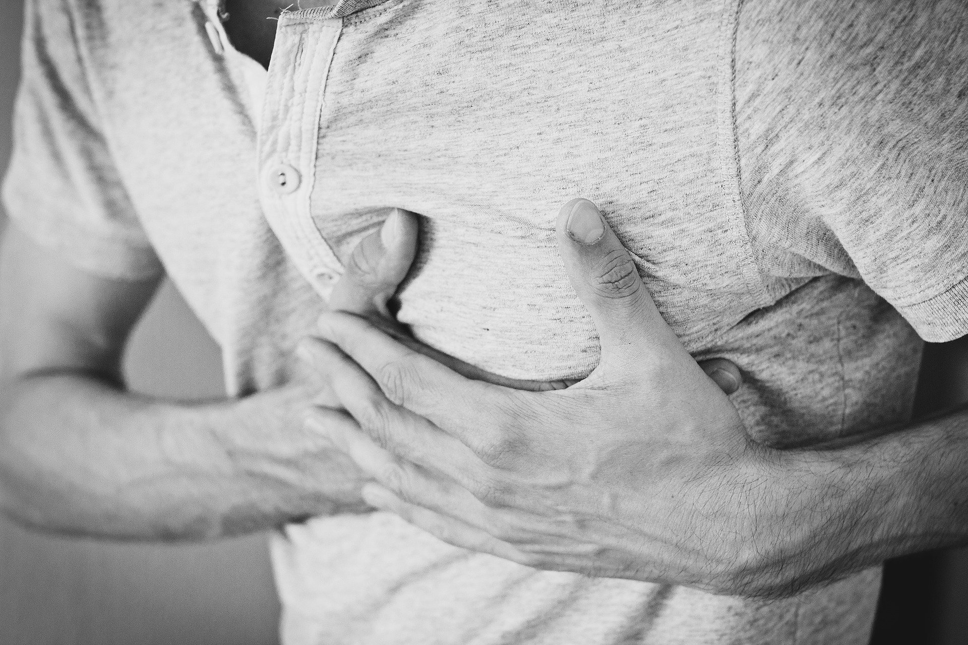 Primul ajutor în caz de infarct miocardic. Ce trebuie să faci în primele minute