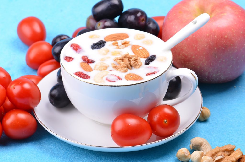 Dieta cu iaurt si mere - sfatulparintilor.ro - pixabay_com - food-3348763_1920