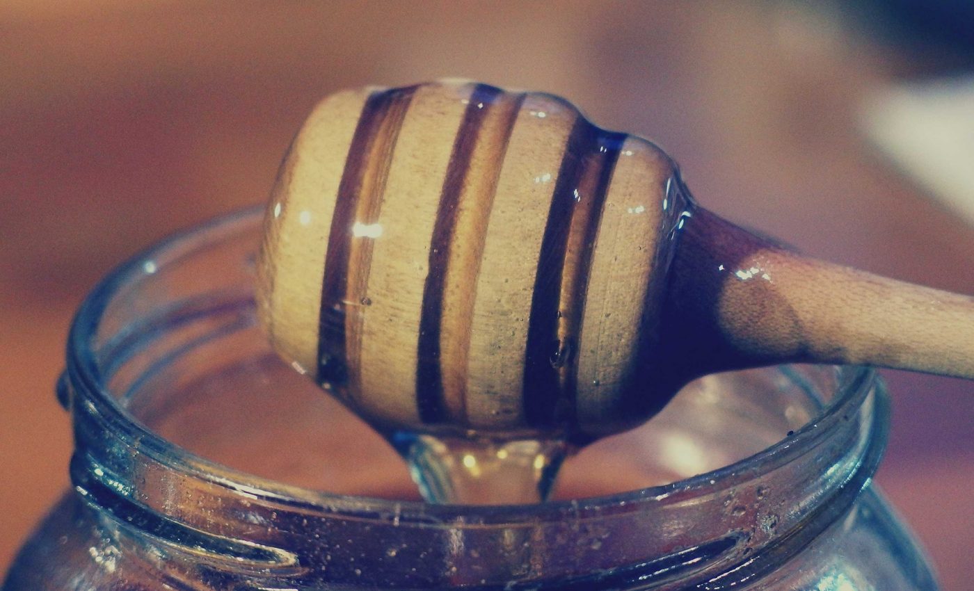 Dieta cu miere de albine - sfatulparintilor.ro - pixabay_com - honey-dipper-924732_1920