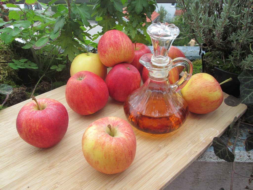 Beneficiile otetului de mere cu miere - sfatulparintilor.ro - pixabay-com - apples-1008880_1920
