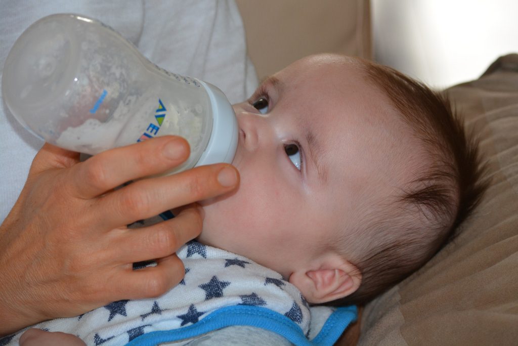 Cum sa alegi laptele praf pentru bebelusi - sfatulparintilor.ro - pixabay_com - baby-472923_1920