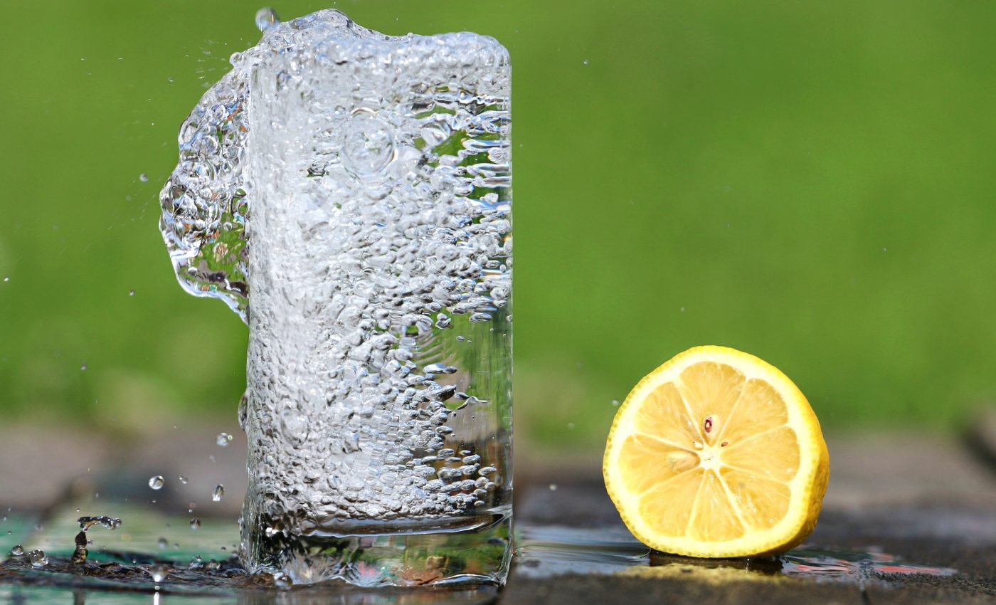 Dieta cu apa cu lamaie - sfatulparintilor.ro - pixabay_com - water-1545520_1920