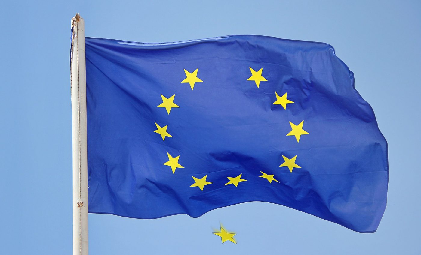 Semnificatiile celor 12 stele de pe steagul UE - sfatulparintilor.ro - pixabay_com - falling-star-4087070_1920