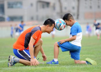 de ce fac copiii sport - sfatulparintilor.ro - pixabay_com - football-1533210_1920