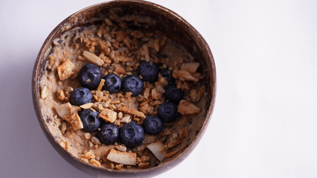 dieta cu energie - sfatulparintilor.ro - pixabay_com - smoothie-bowl-5973807_1920