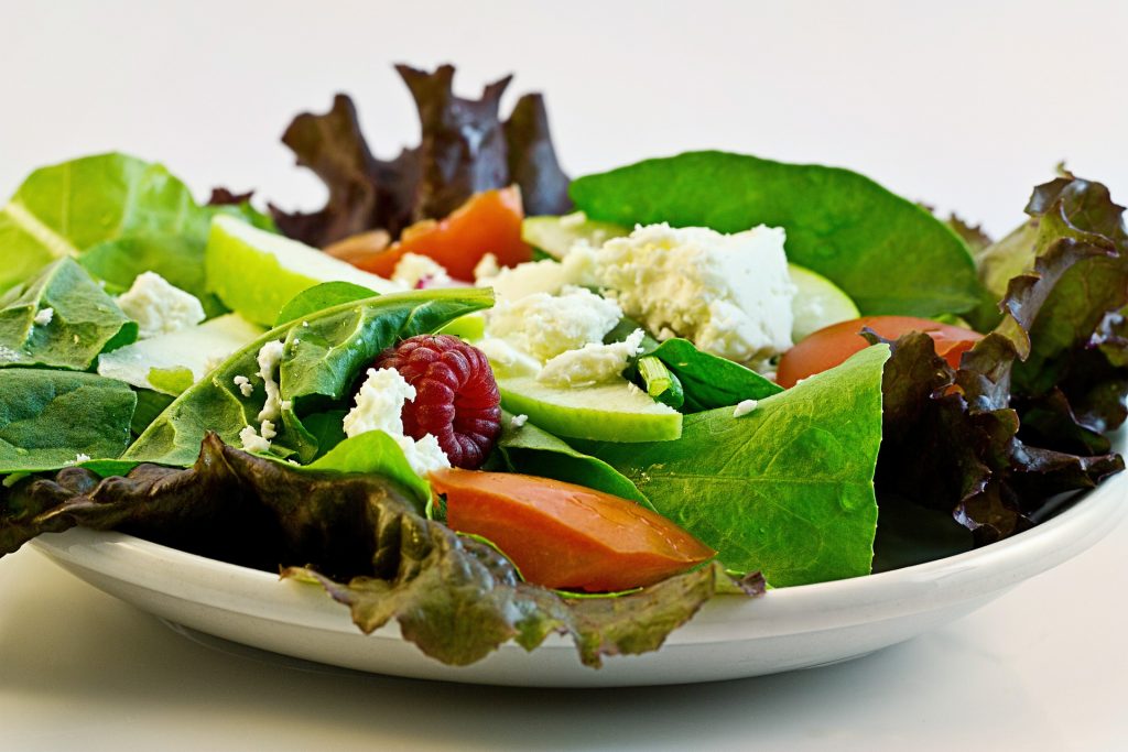 Dieta cu ore fixe - sfatulparintilor.ro - pixabay_com - salad-374173_1920