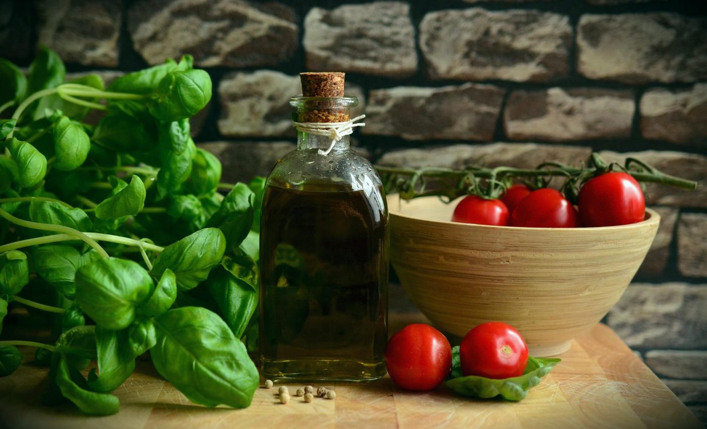 mituri alimentare la care sa renunti - sfatulparintilor.ro- pixabay_com - olive-oil-1412361_1920