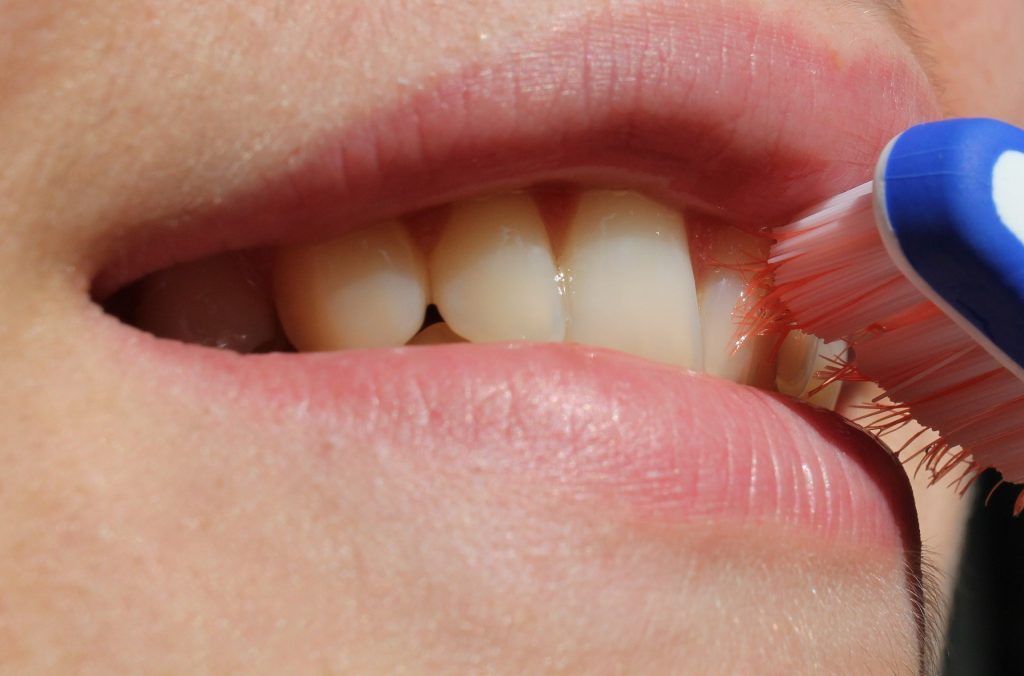 Cum sa inveti copilul sa se spele pe dinti - sfatulparintilor.ro - pixabay_com - toothbrush-2696810_1920