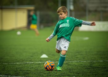 Invata copilul sa faca sport - sfatulparintilor.ro - pixabay_com - child-613199_1280