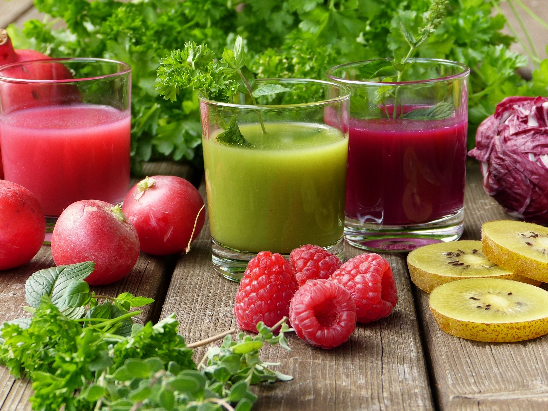 Sucuri naturale pentru slăbit. 4 reţete simple şi delicioase, Suc de slabit - bauturi din fructe