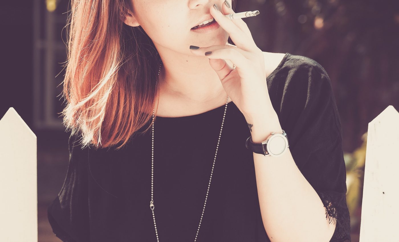 legatura dintre fumat si ingrasat - sfatulparintilor.ro - pixabay_com - woman-731484_1920