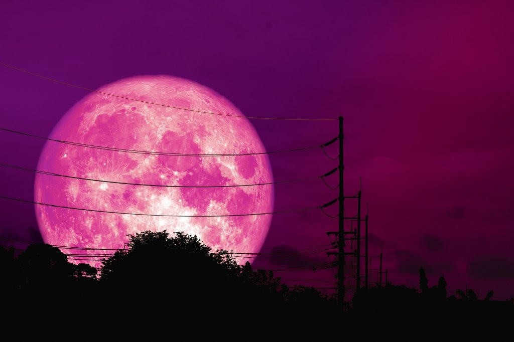 Semnificatia spirituala a Lunii pline roz