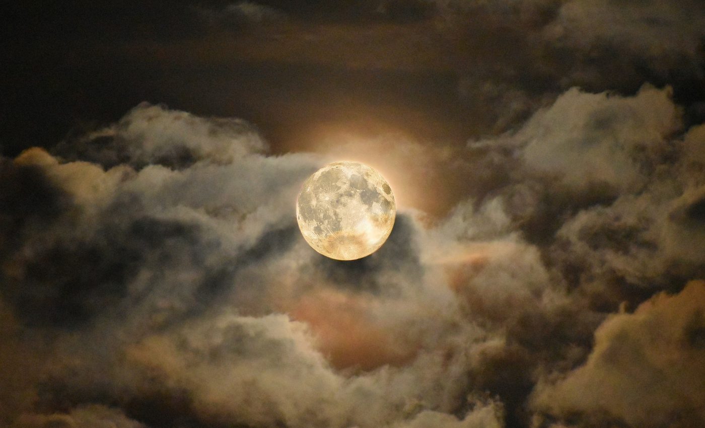 NOROC dupa Luna plina a cerbului