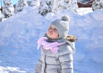 cum sa-ti imbraci copilul iarna - sfatulparintilor.lro - pixabay_COM - snow-g27d1c4629_1920