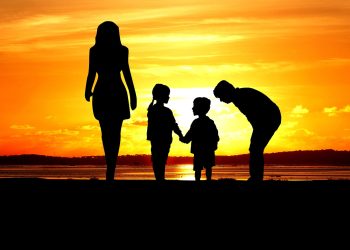 Ce secrete detin familiile fericite - sfatulparintilor.ro - pixabay-com -sunset-4064928_1920