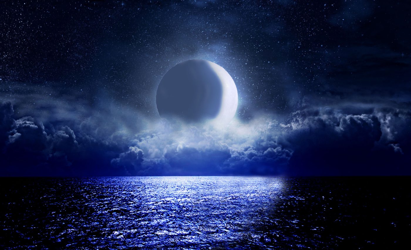 Sensul SPIRITUAL al Lunii noi NEGRE - sfatulparintilor.ro - Depositphotos_330542628_L