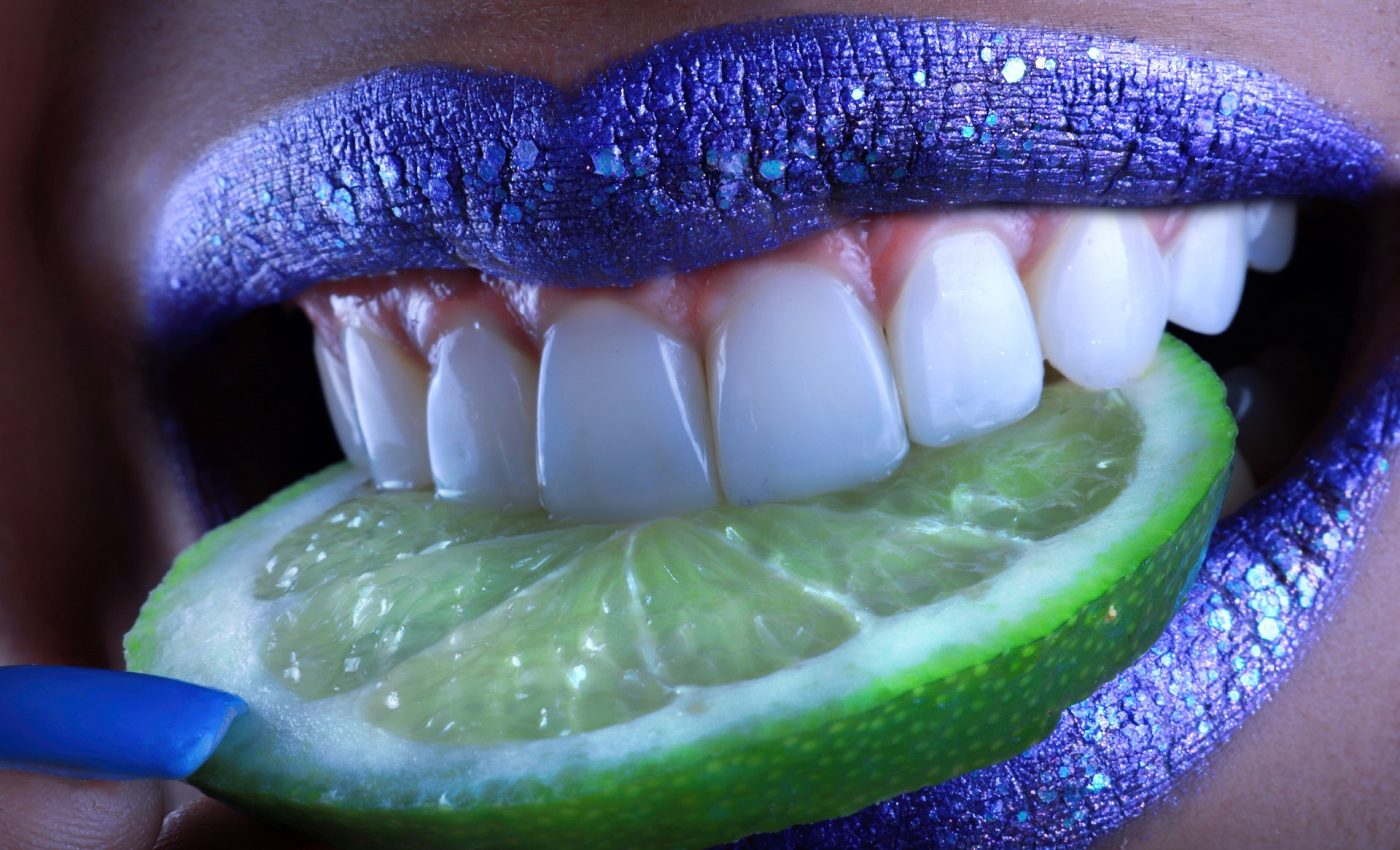 Cum sa-ti albesti dintii fara ingrediente toxice