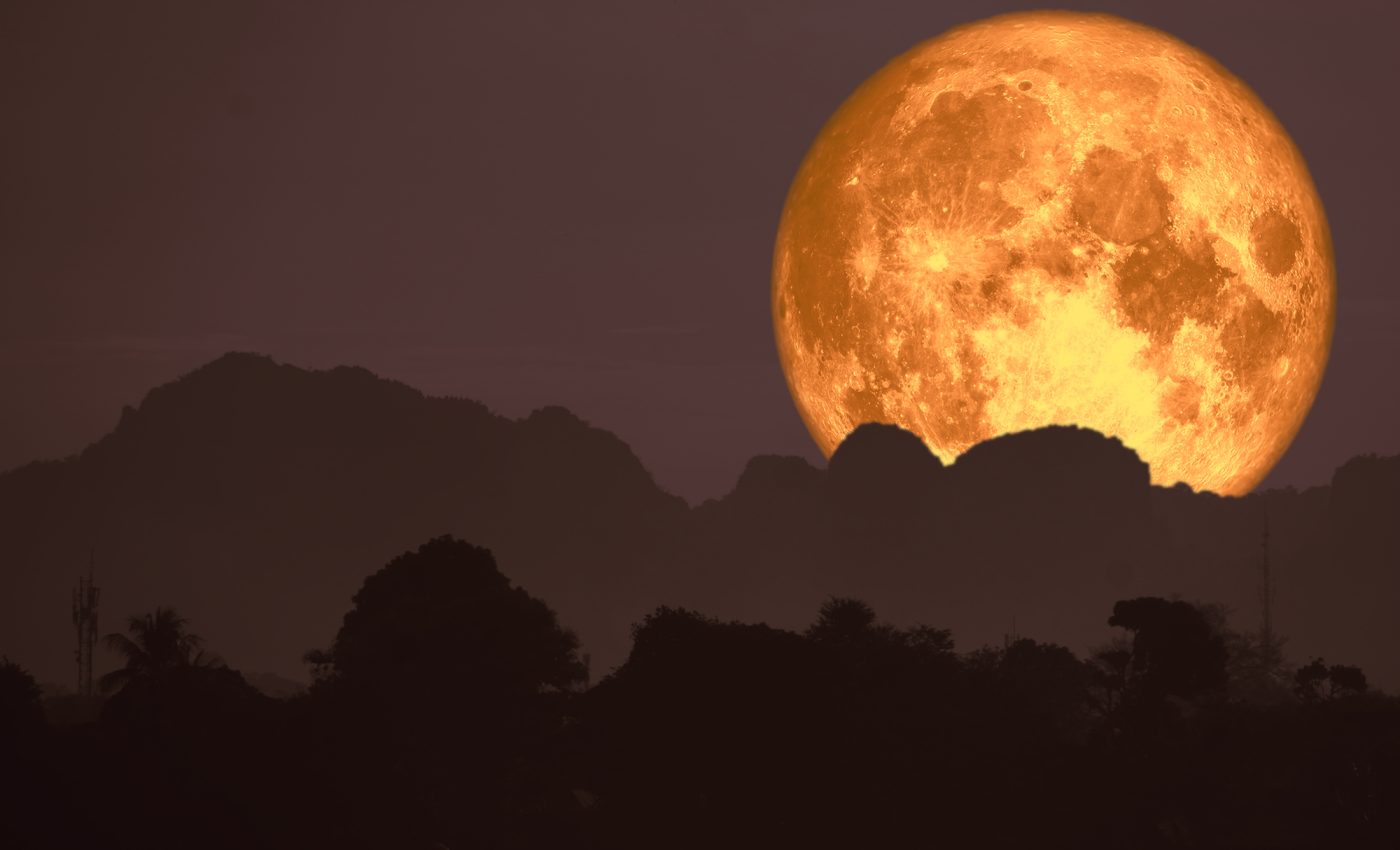Super Luna Plină în Vărsător 1 august 2023