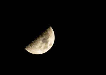 Două ZODII profită din plin de Ultimul pătrar de Lună în Săgetător - sfatulparitilor.ro - Depositphotos_59200027_L