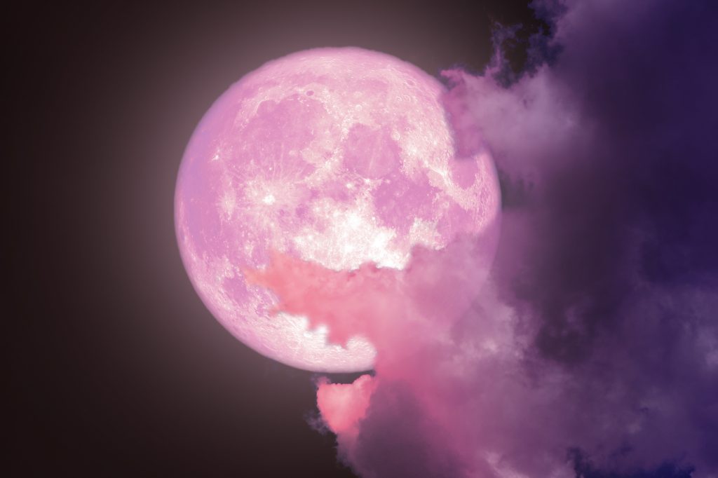 Luna Plină roz în Scorpion 2024