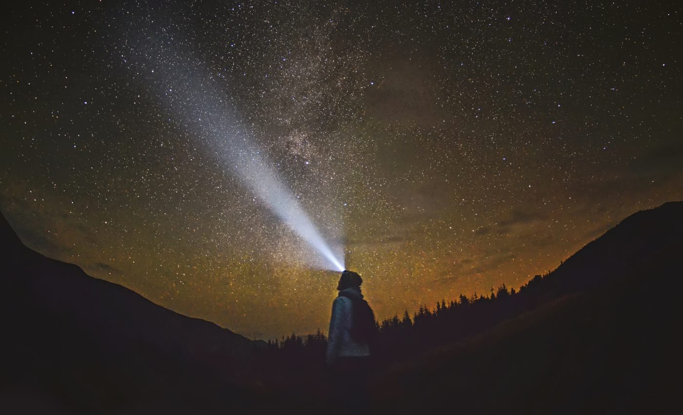 CHIRON iese din RETROGRAD